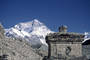 Der große mächtige Anblick des Everest kurz vor dem Basislager